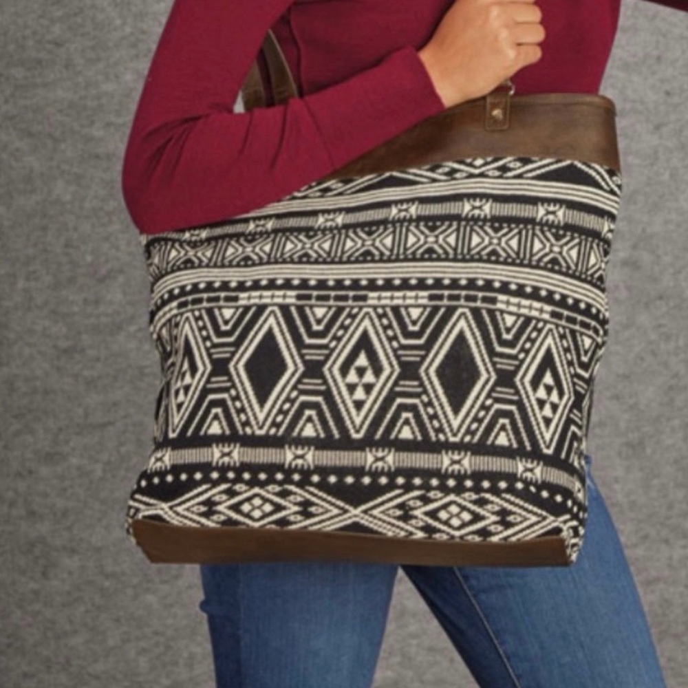Thirty One Reversible Tote in Rio Weave! BNIP!! - Picture 3 of 12
